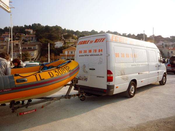 camion école de kite surf itinérante